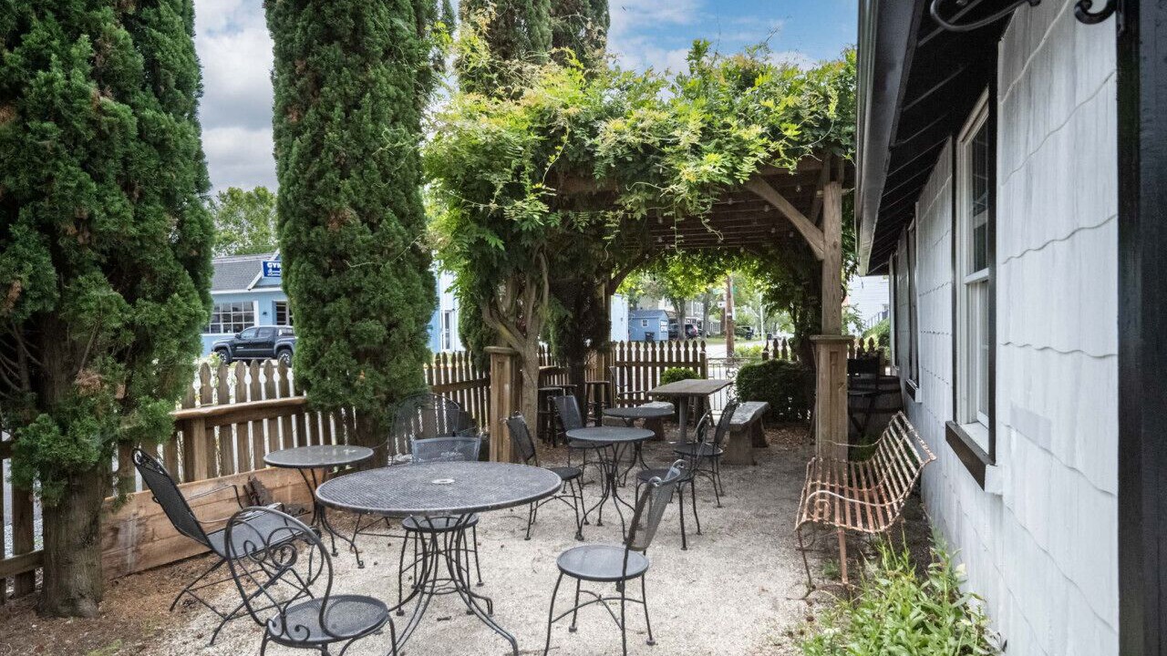 Photo of Outdoor in Issue