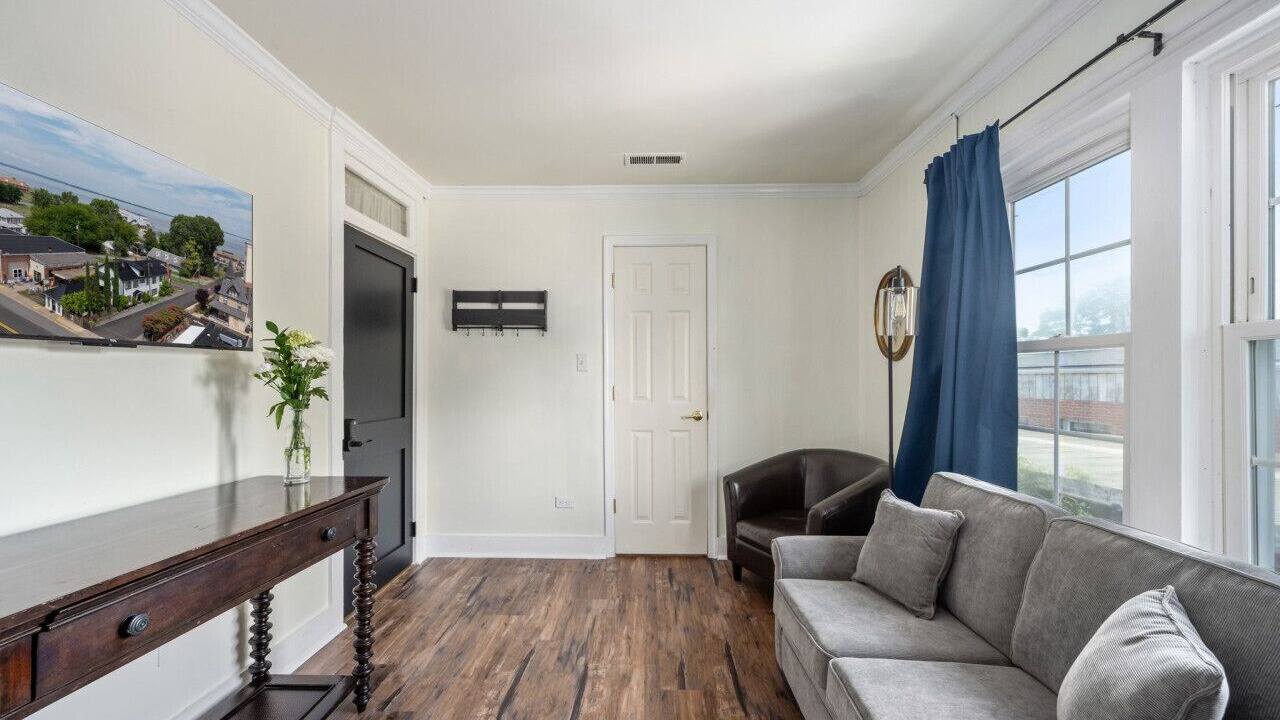 Photo of Livingroom in Issue