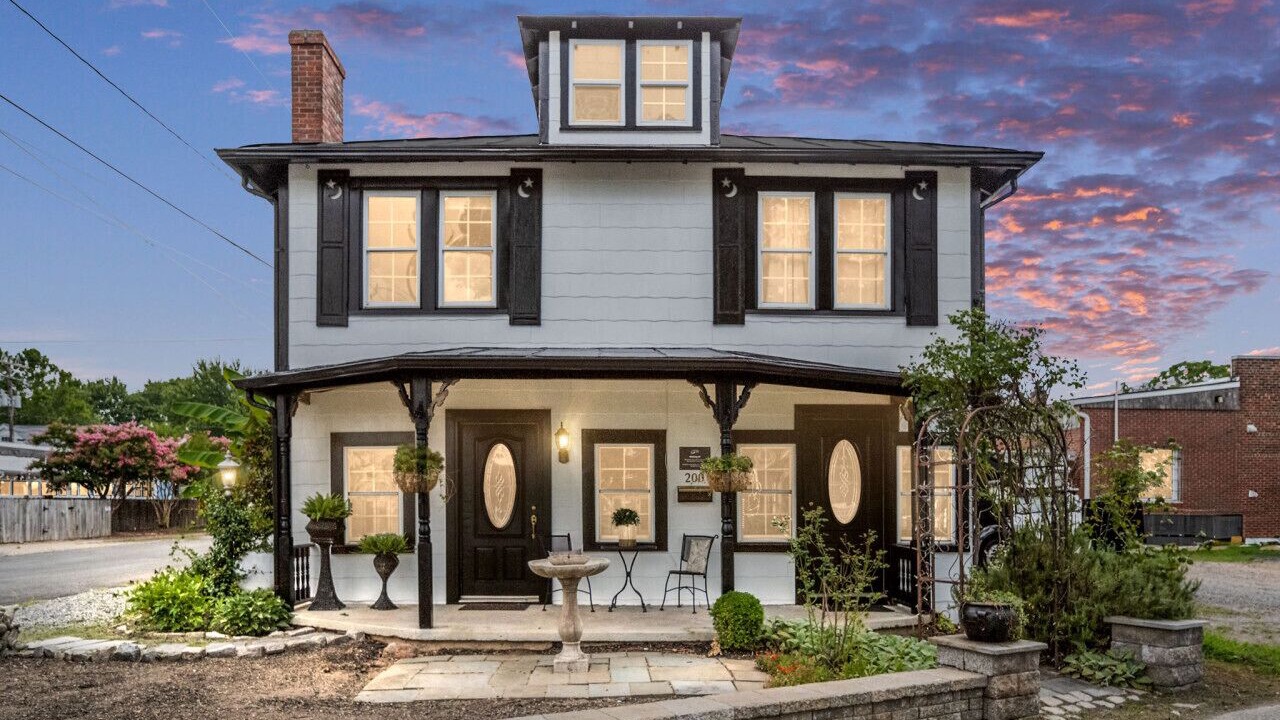 Photo of Outdoor in Issue