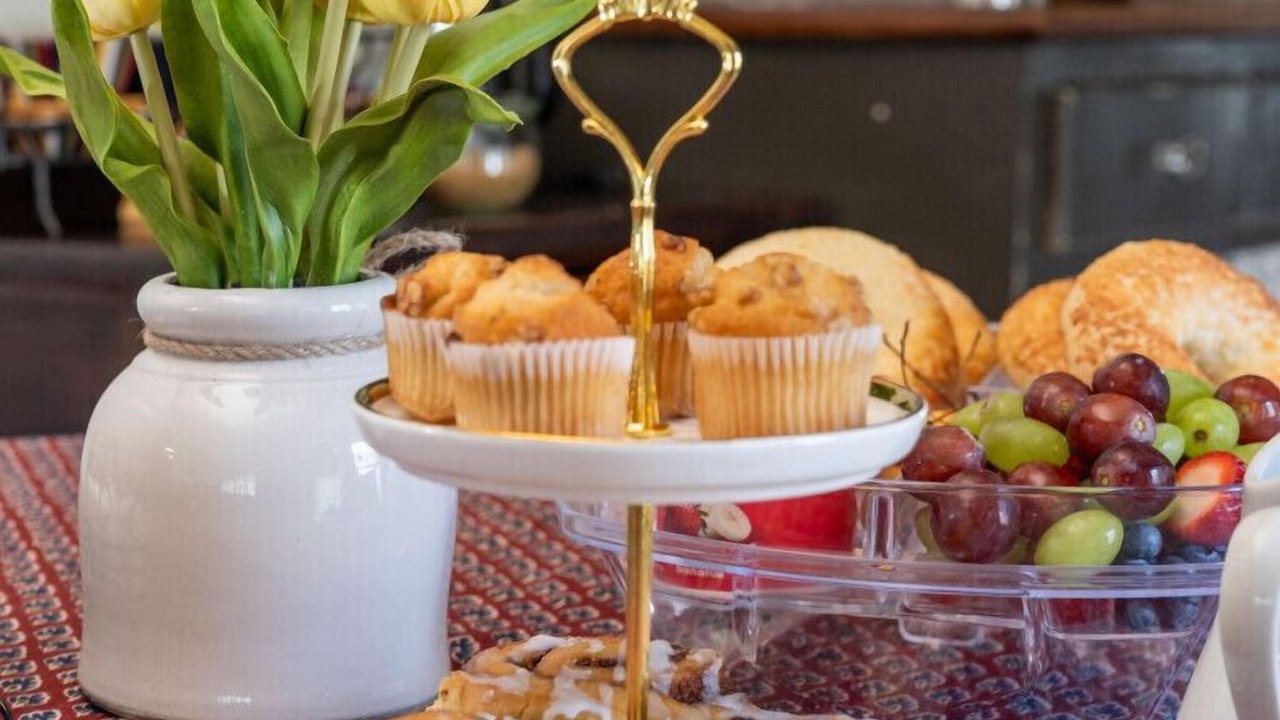 Photo of Others in Issue