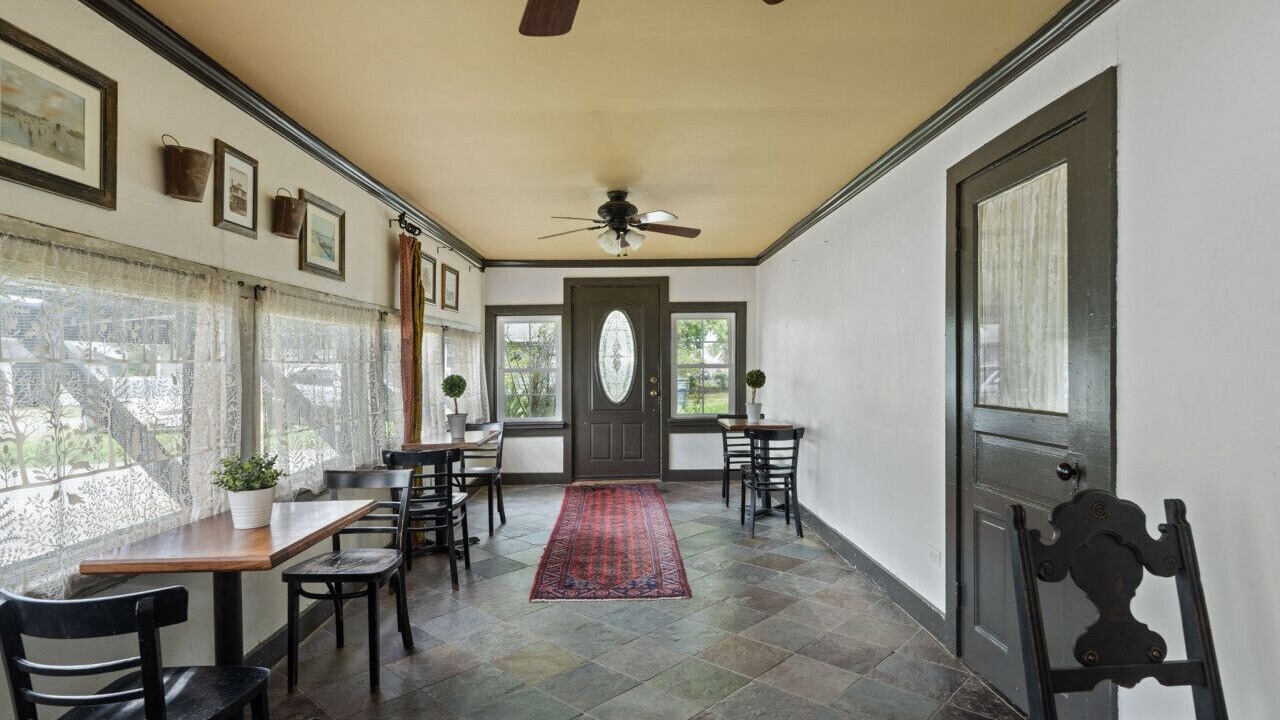 Photo of Others in Issue