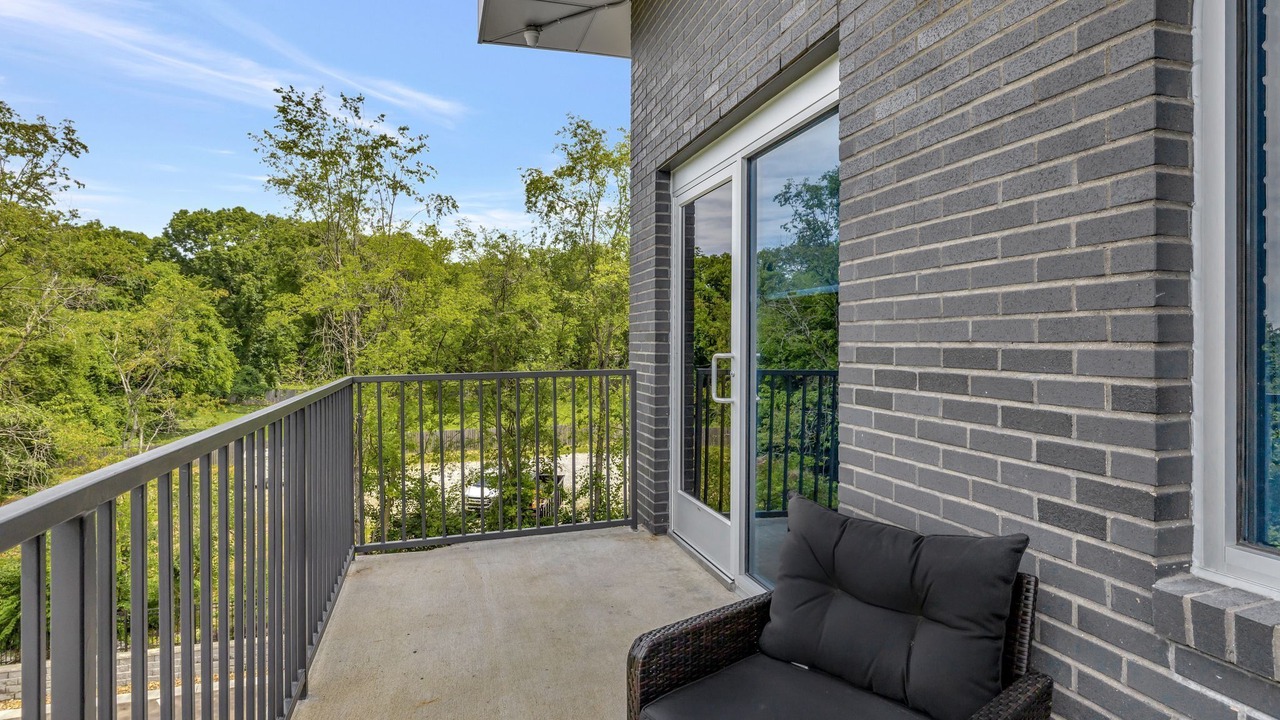 Photo of Patio Balcony in Merry Oaks