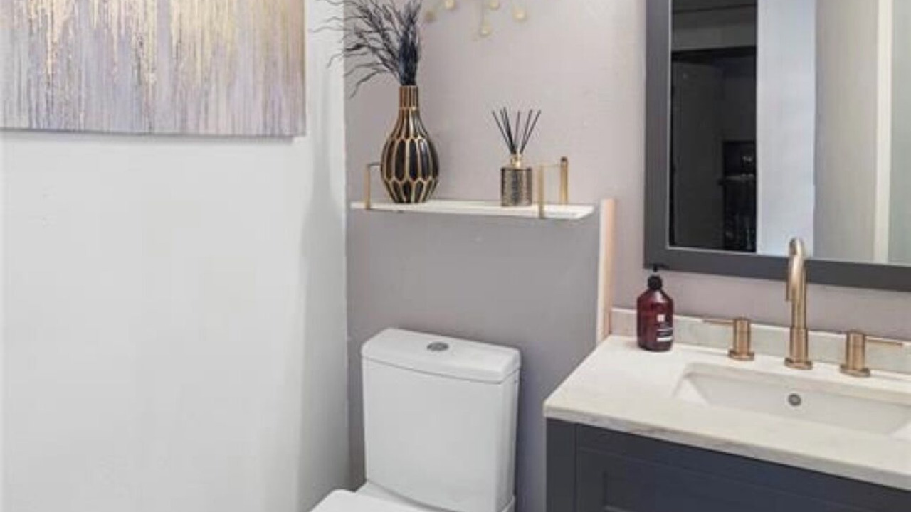 Photo of Bathroom in Lakeview  Jefferson County
