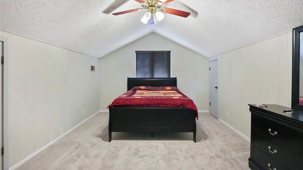 Photo of Bedroom in Lakeview  Jefferson County