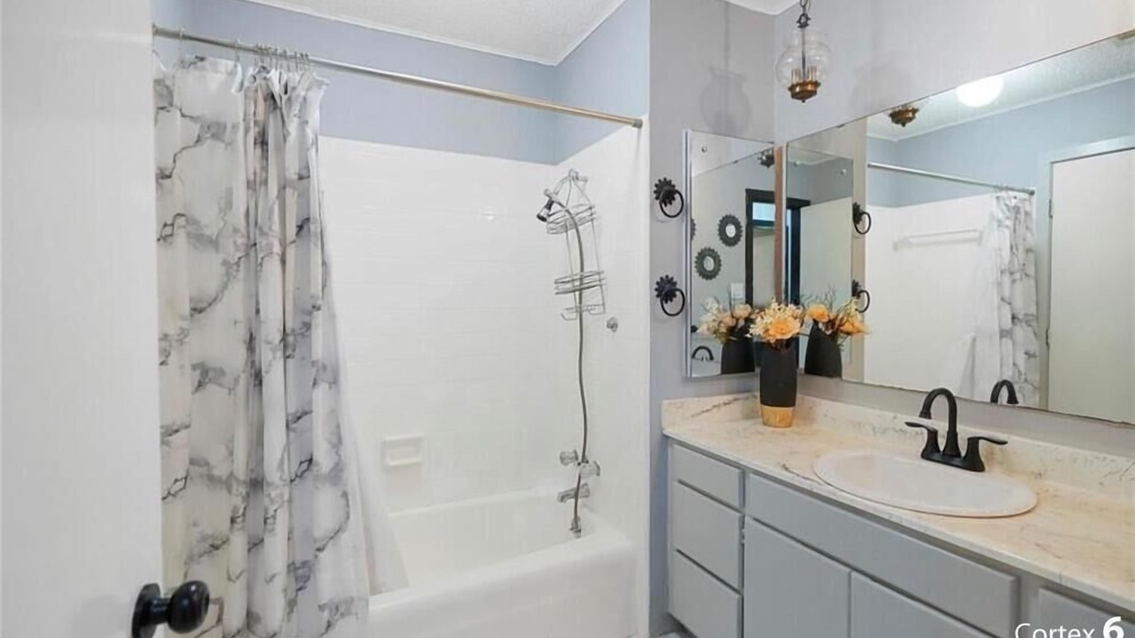 Photo of Bathroom in Lakeview  Jefferson County