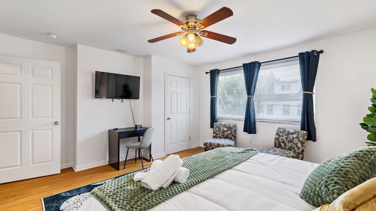 Photo of Bedroom in South Side Flats