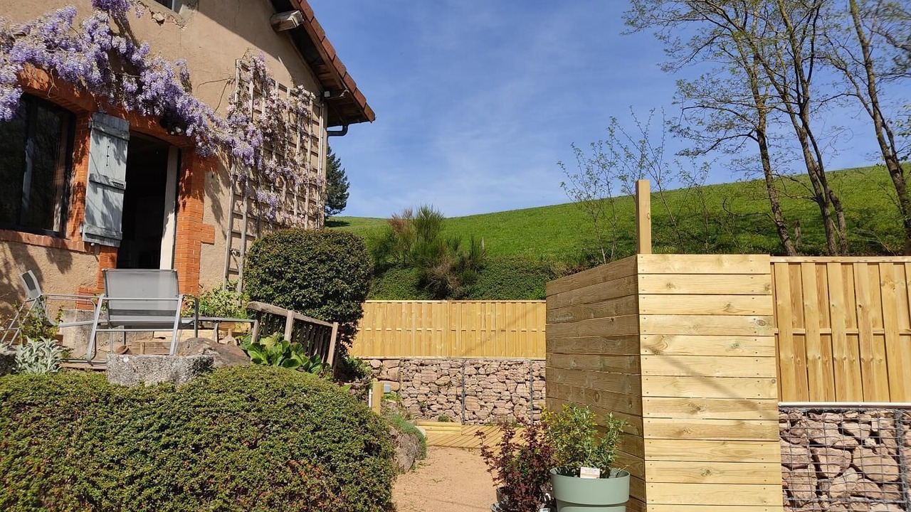 Photo of Outdoor in Montmelard