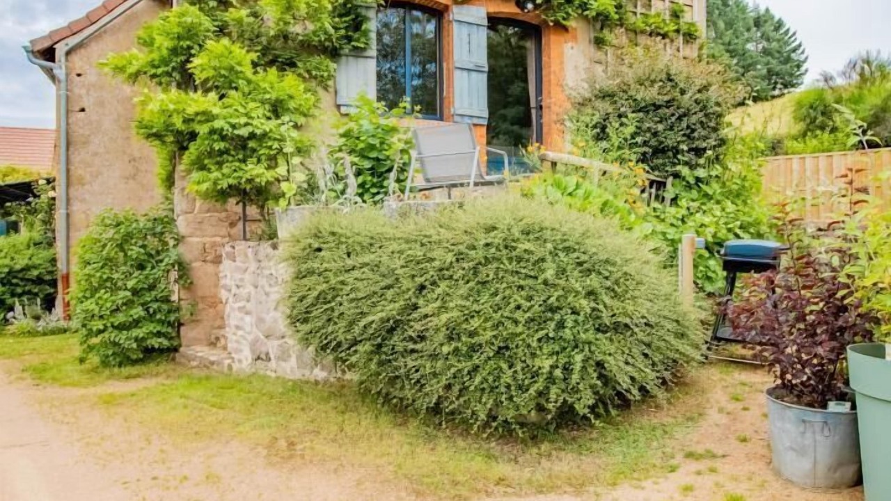 Photo of Outdoor in Montmelard