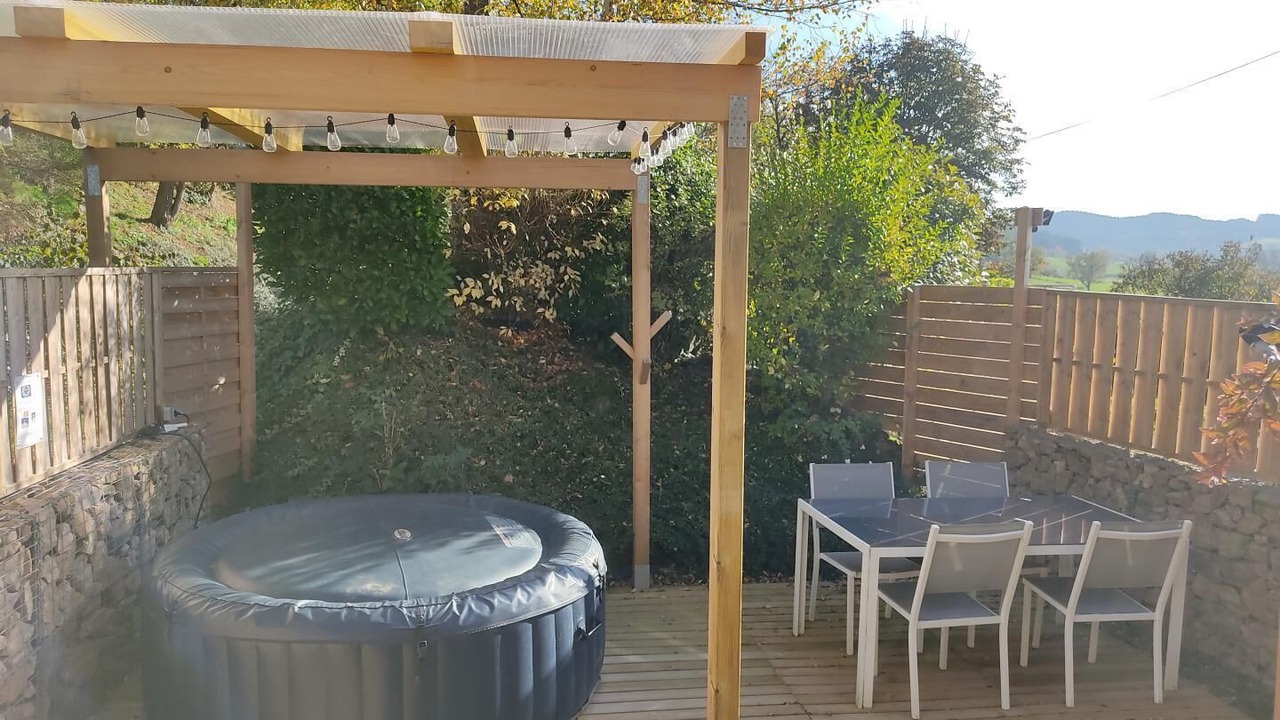 Photo of Outdoor in Montmelard