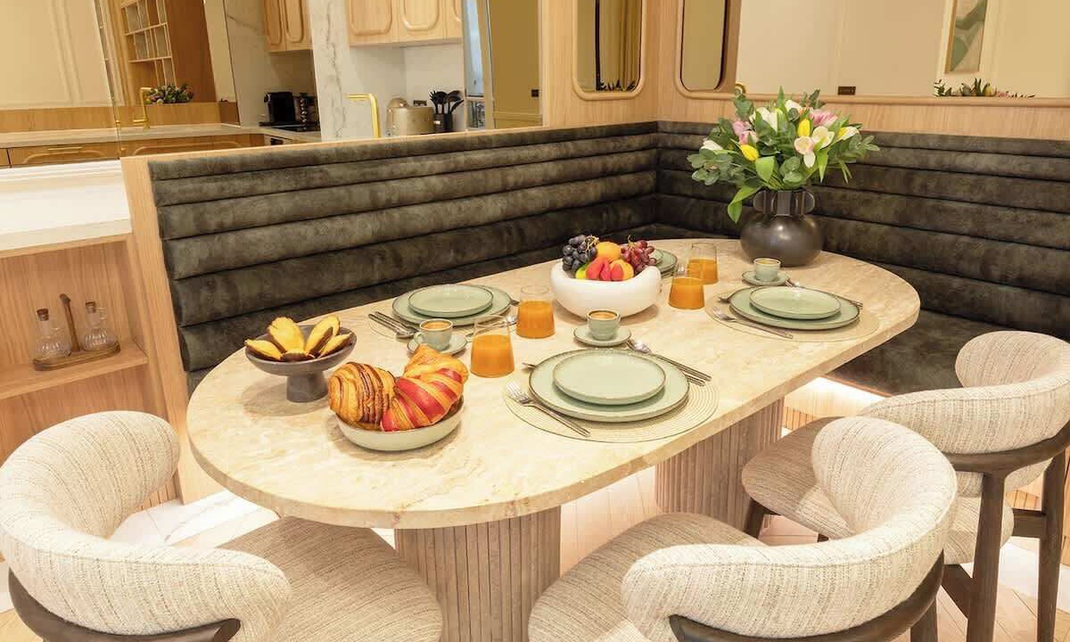 Photo of Others in Champs-Elysees