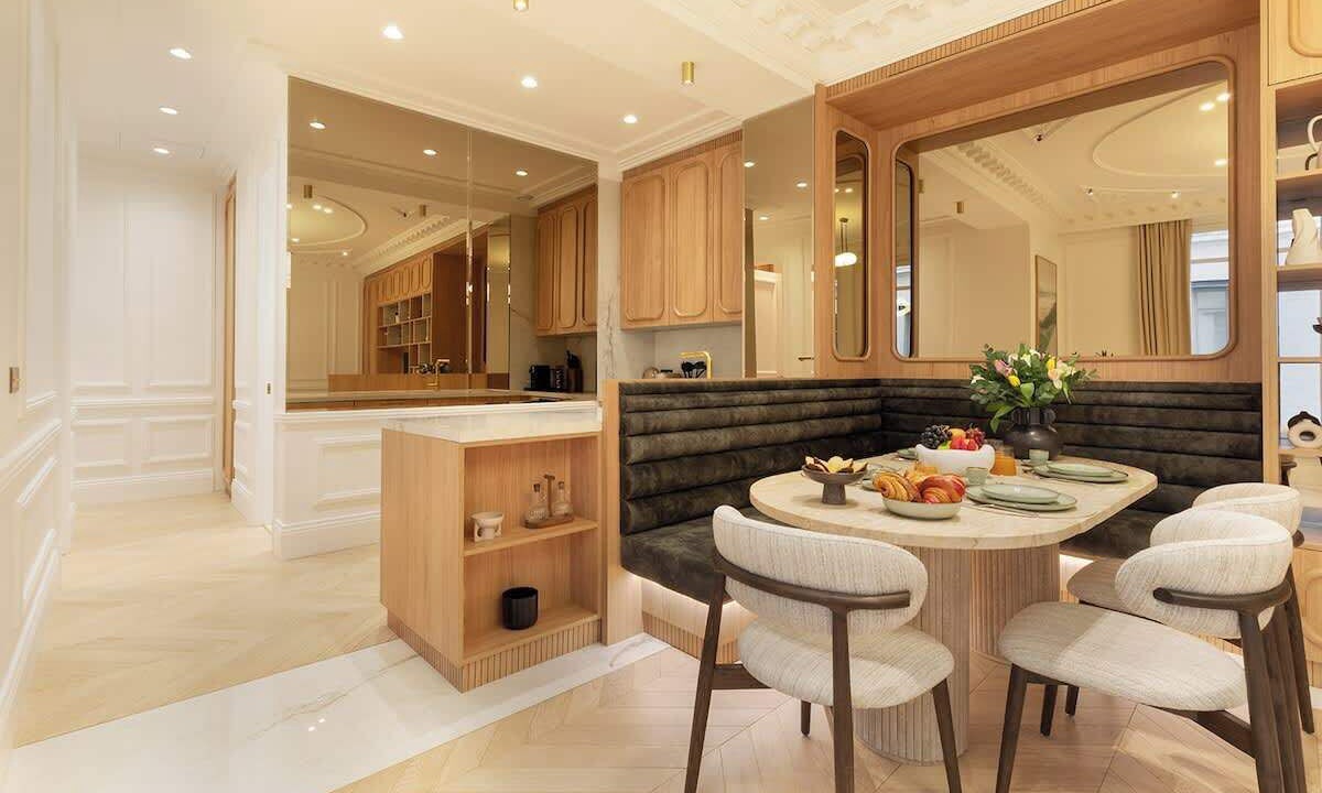 Photo of Others in Champs-Elysees