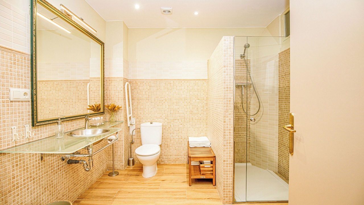 Photo of Bathroom in Besalu