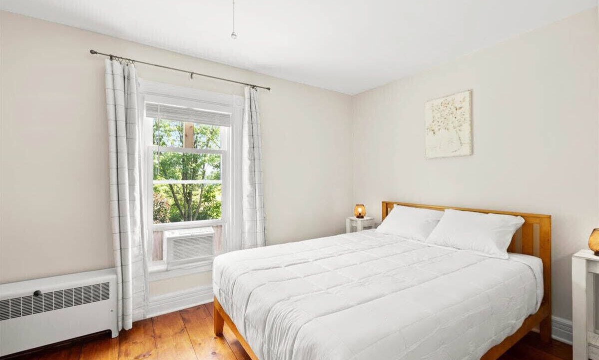 Photo of Bedroom in Hudson