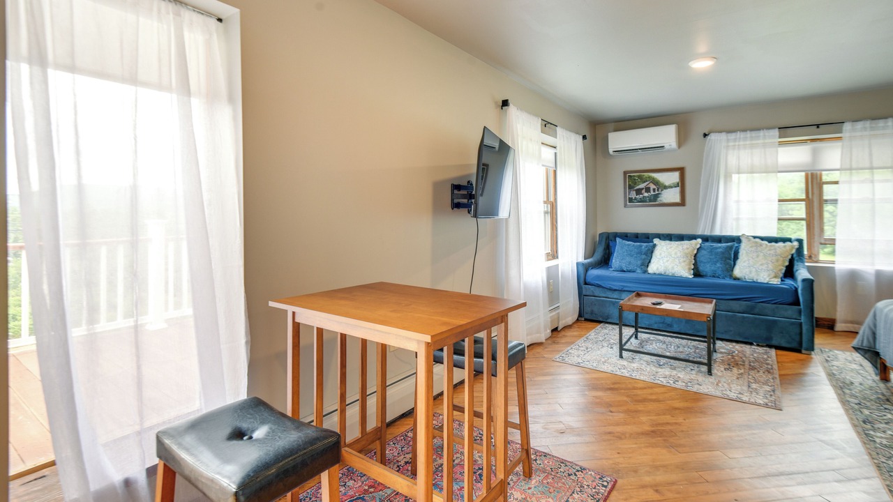 Photo of Others in Meredith