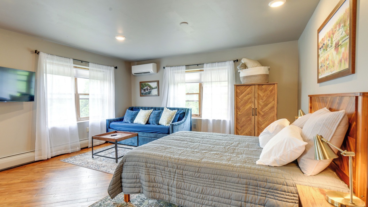 Photo of Others in Meredith