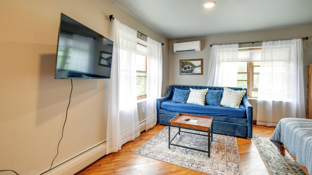 Photo of Livingroom in Meredith