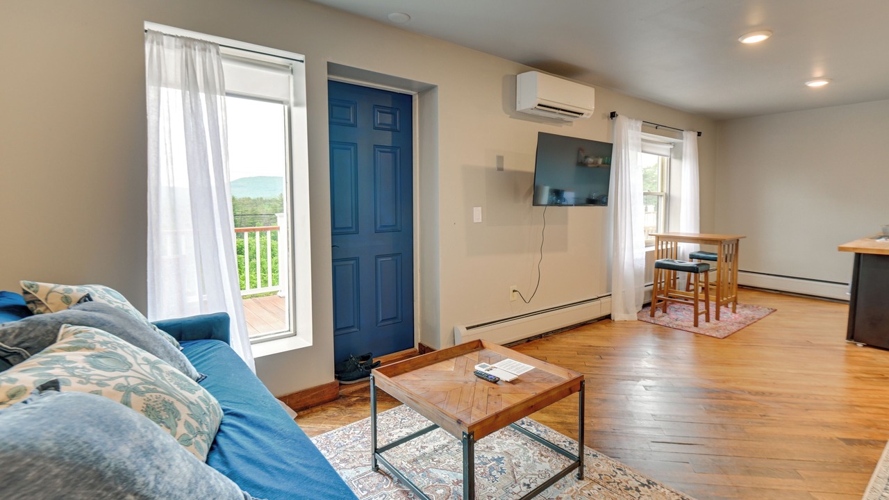Photo of Livingroom in Meredith