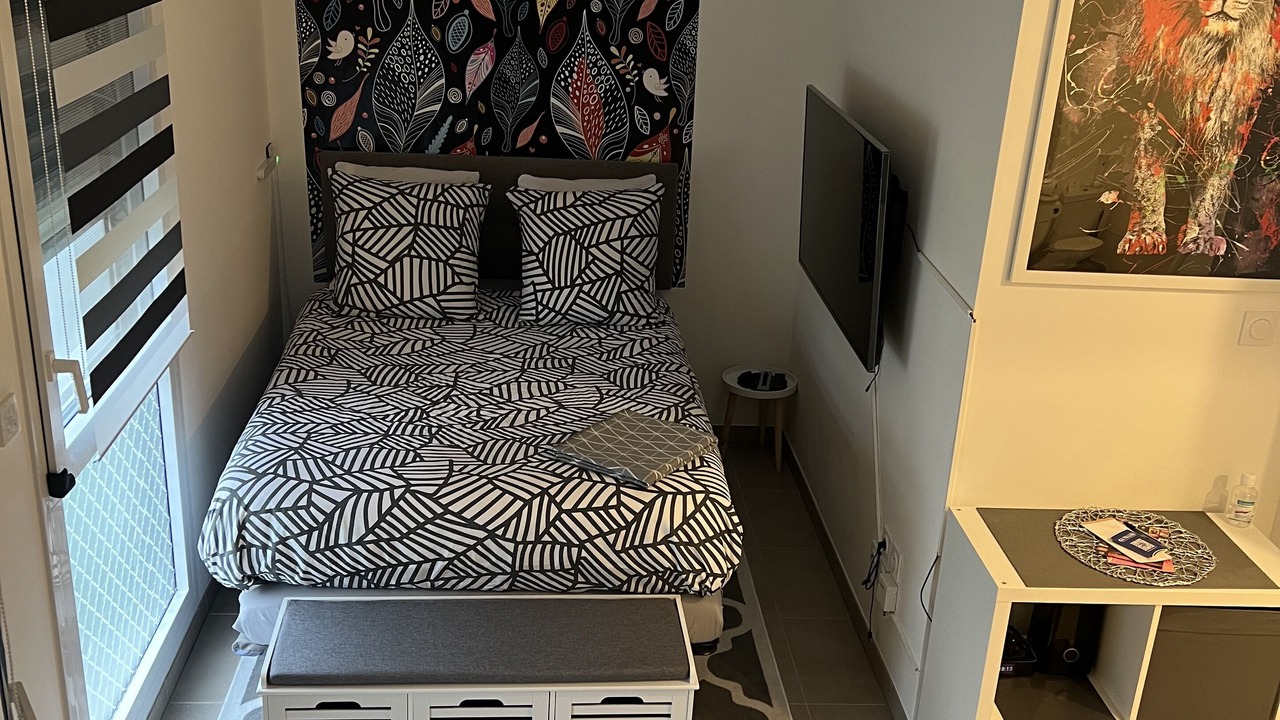 Photo of Bedroom in Decines-Charpieu