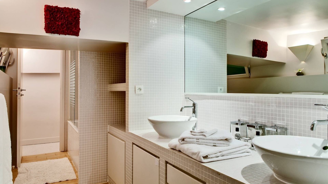 Photo of Bathroom in Saint-Merri