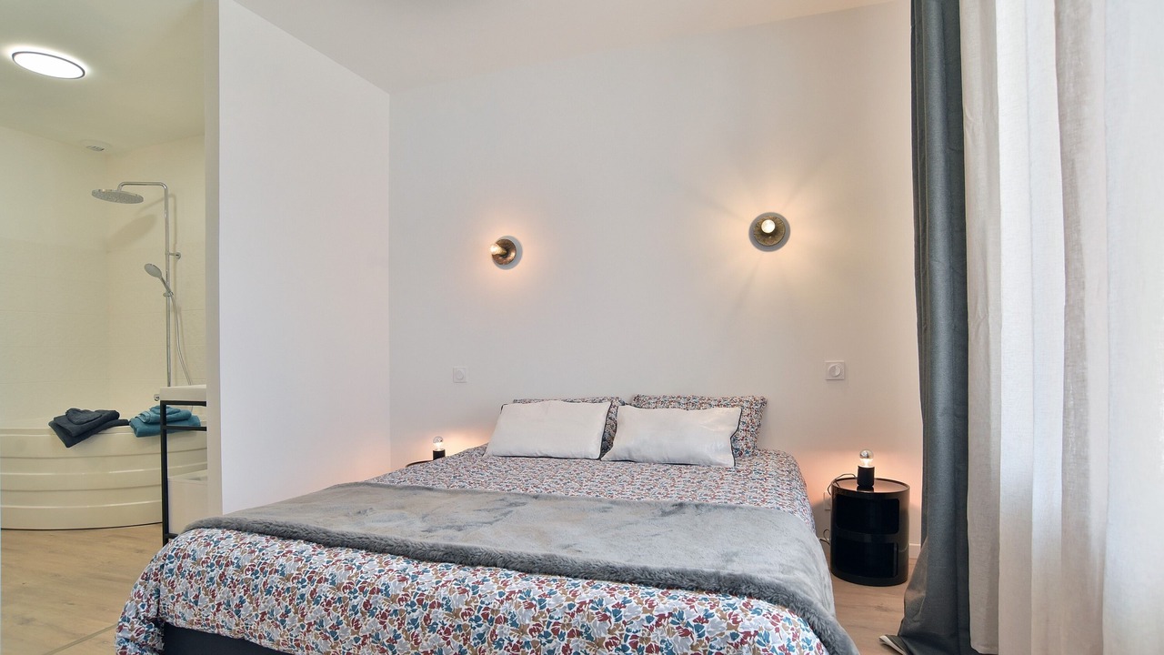 Photo of Bedroom in Carolles