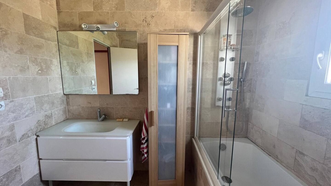 Photo of Bathroom in Cuxac-dʼAude