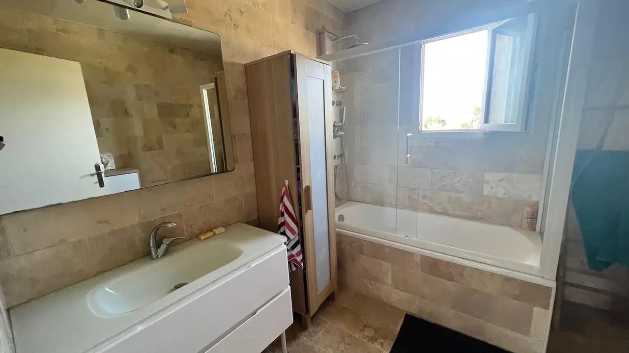 Photo of Bathroom in Cuxac-dʼAude