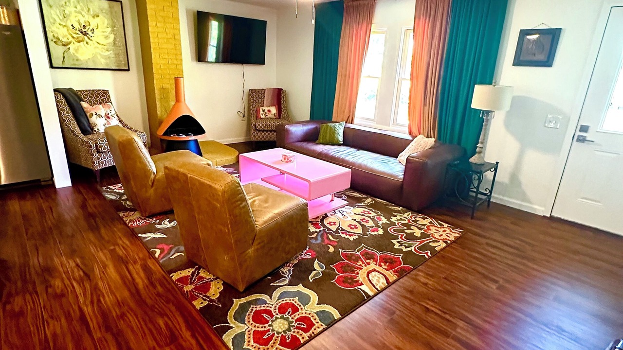 Photo of Livingroom in Van Buren