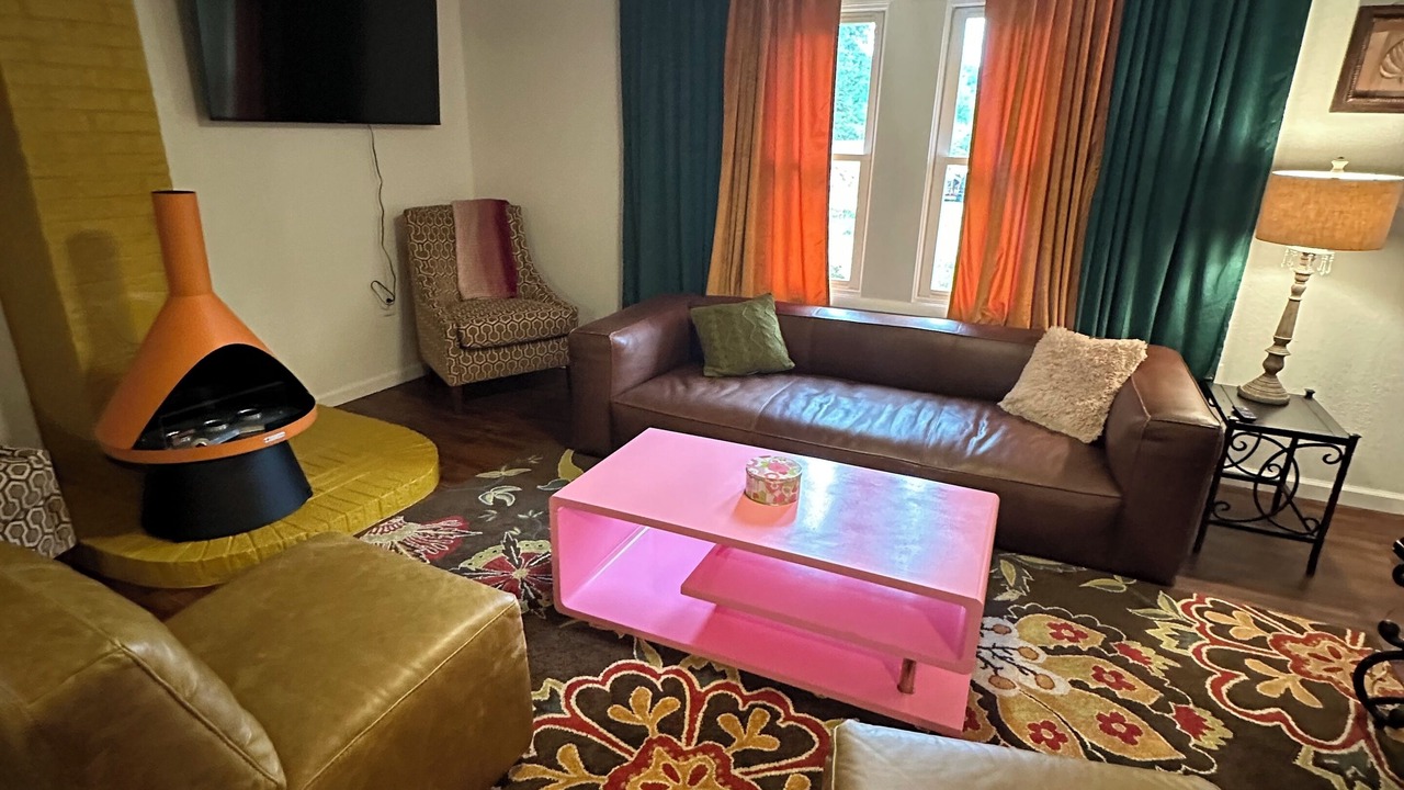 Photo of Livingroom in Van Buren