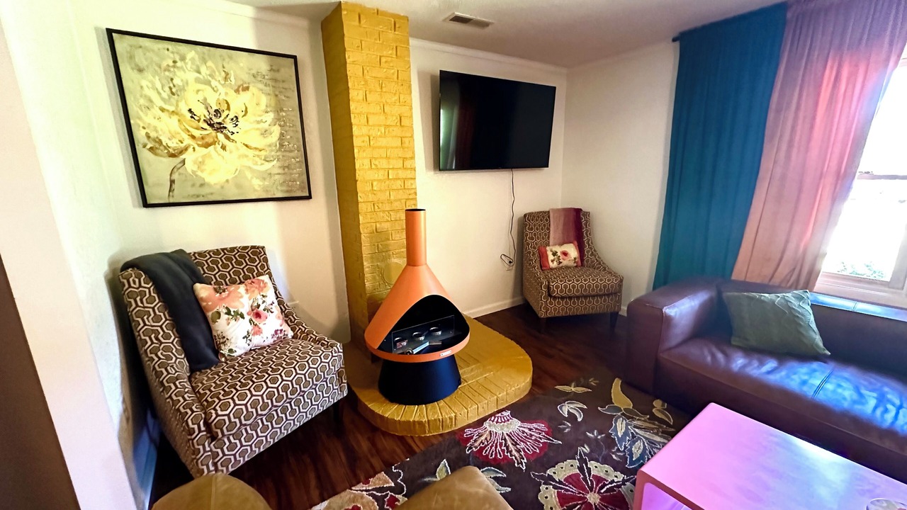 Photo of Livingroom in Van Buren