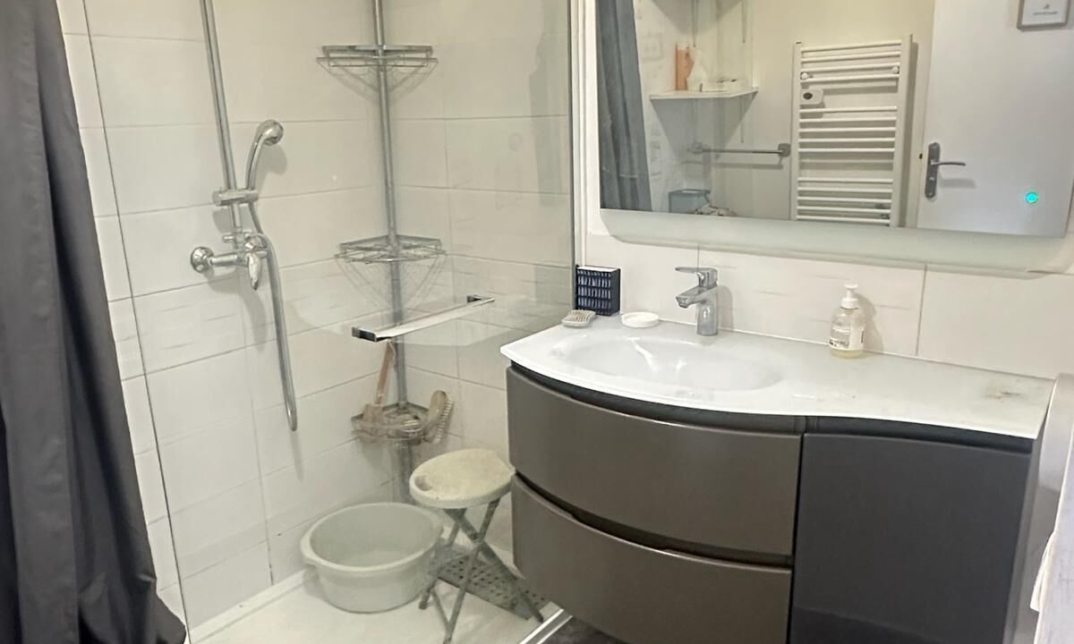 Photo of Bathroom in Le Blanc-Mesnil