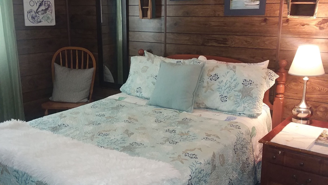 Photo of Bedroom in Calvert Beach-Long Beach