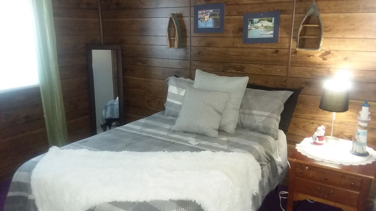 Photo of Bedroom in Calvert Beach-Long Beach