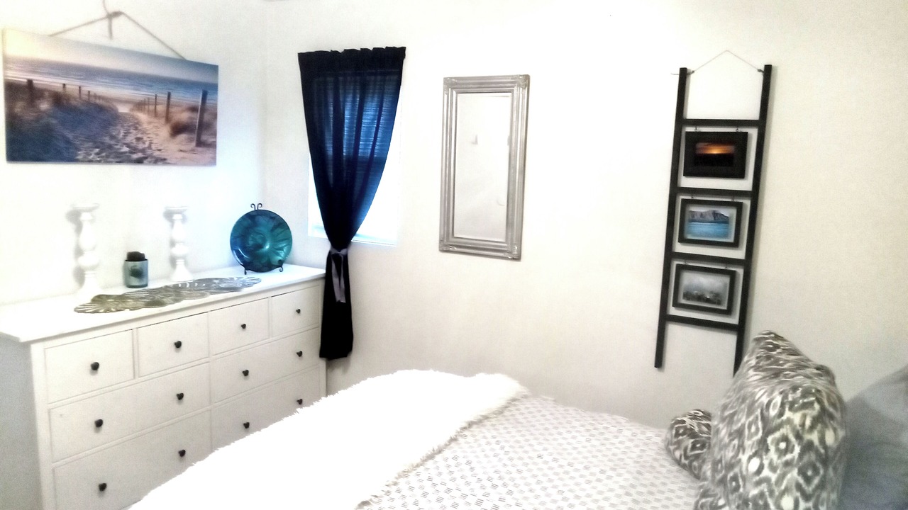 Photo of Bedroom in Calvert Beach-Long Beach