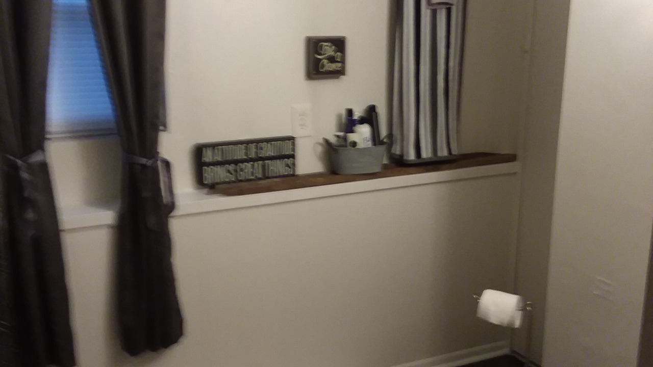 Photo of Bathroom in Calvert Beach-Long Beach