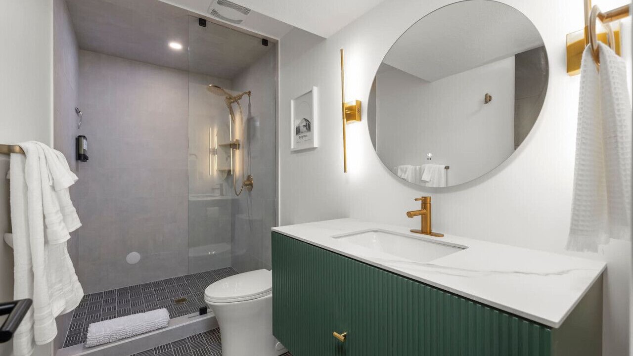 Photo of Bathroom in Sandy