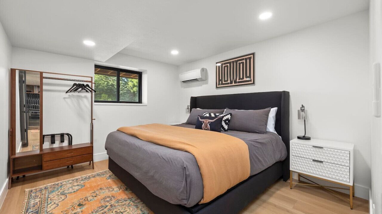 Photo of Bedroom in Sandy