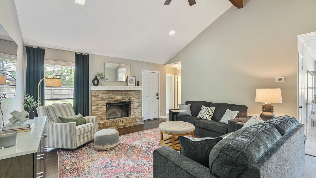 Photo of Livingroom in Raintree