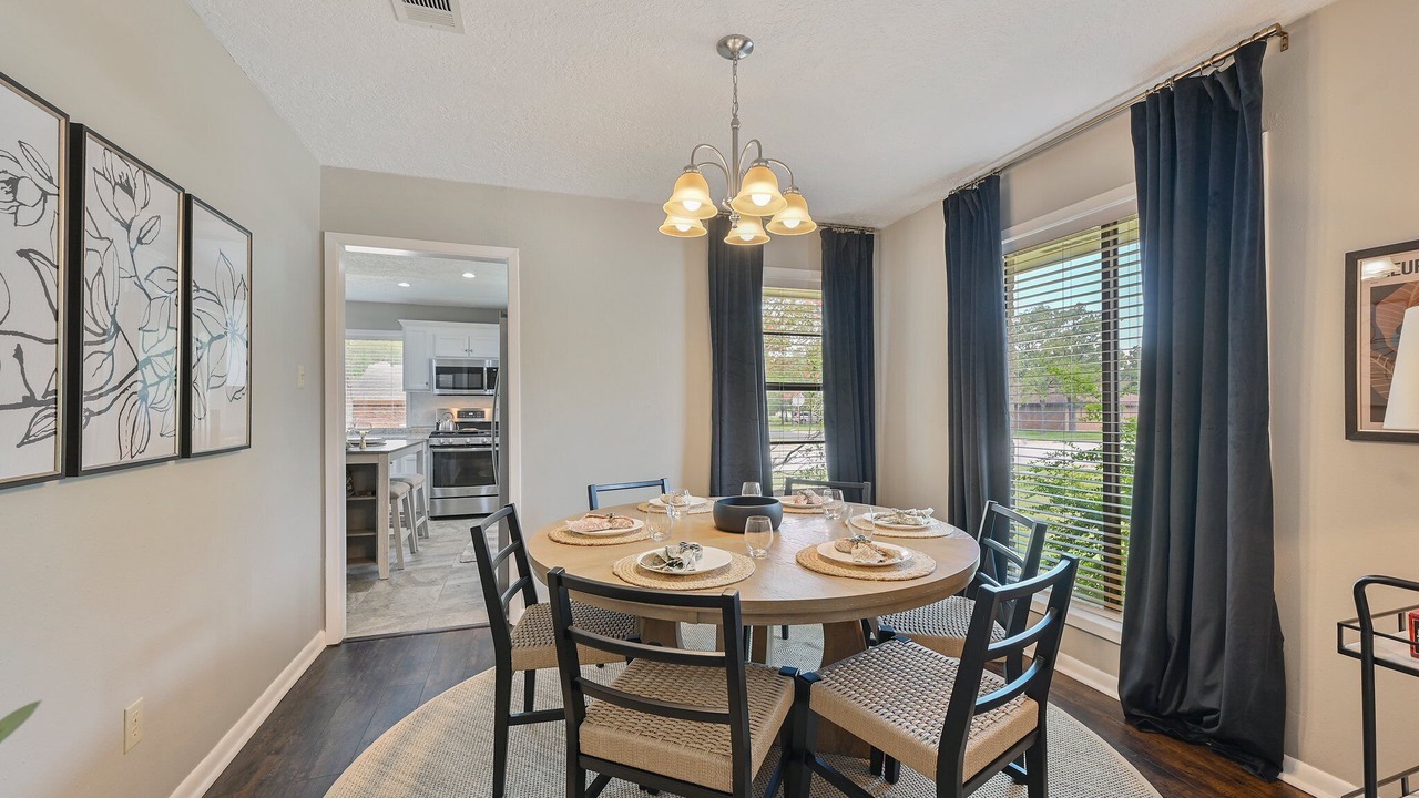 Photo of Livingroom in Raintree