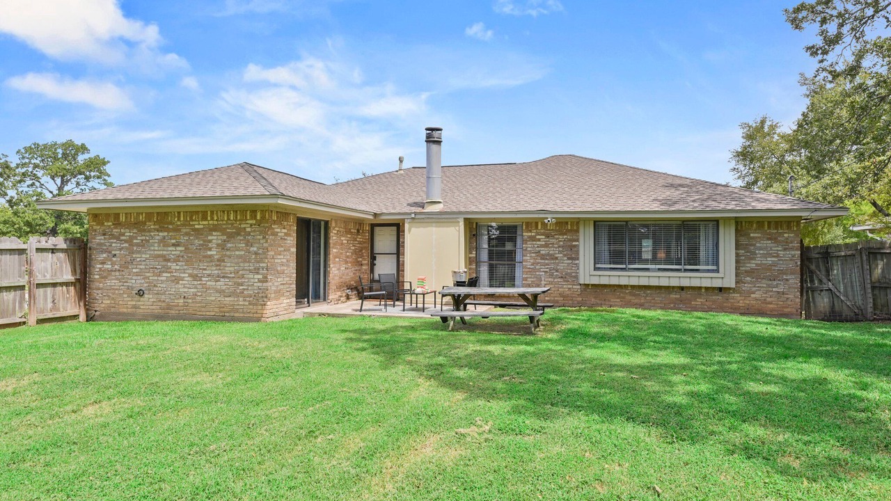 Photo of Outdoor in Raintree