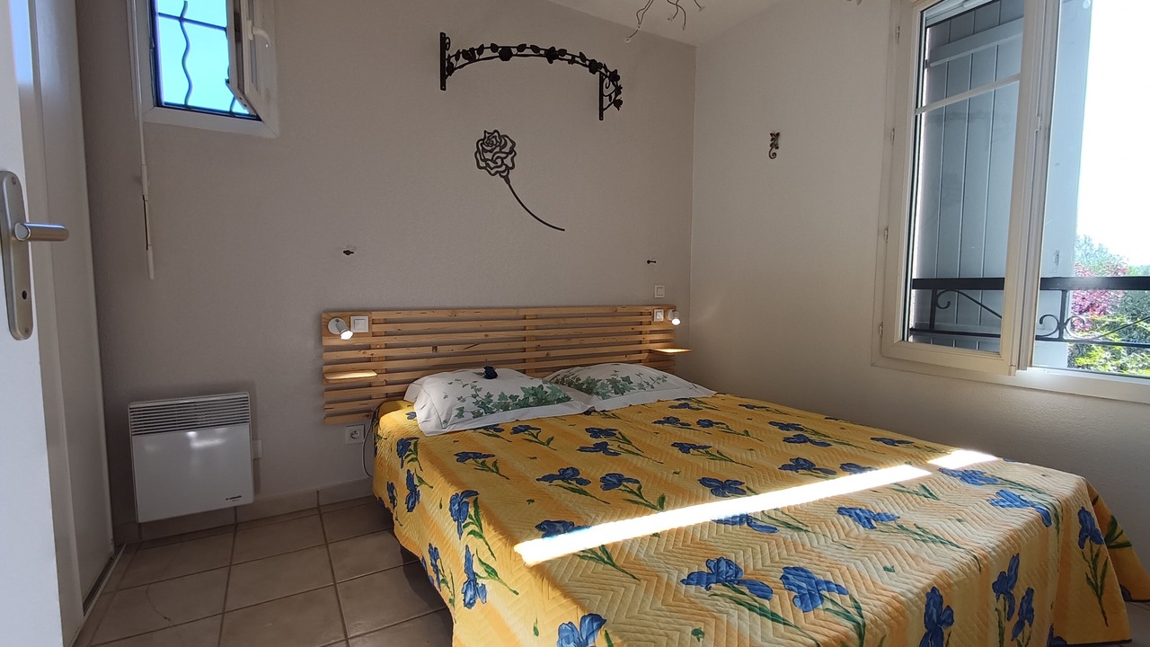 Photo of Bedroom in Loriol-du-Comtat