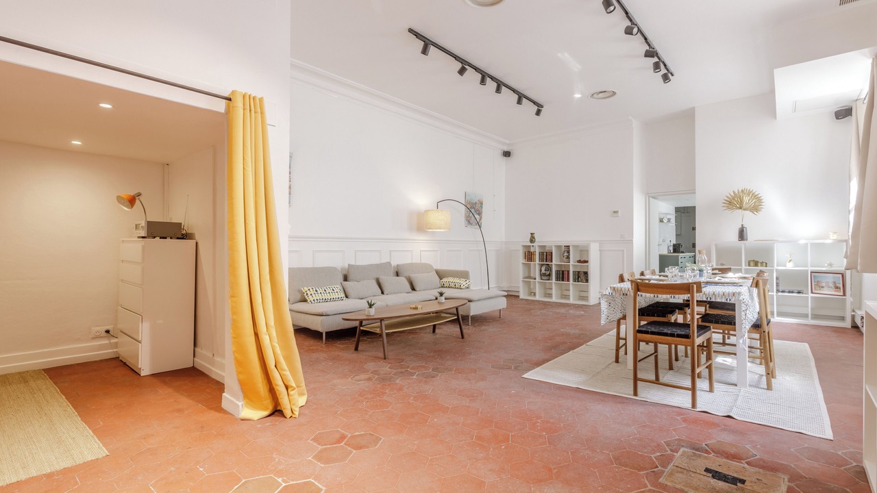 Photo of Livingroom in Archives