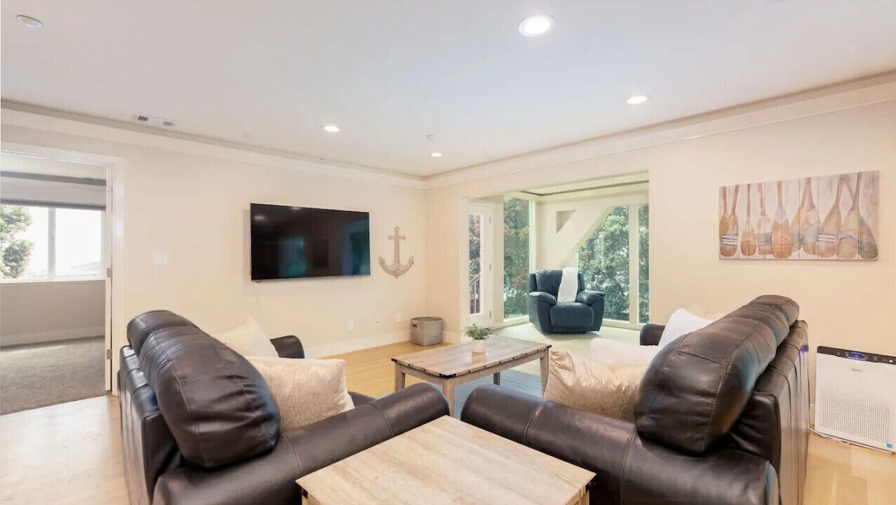 Photo of Livingroom in El Granada