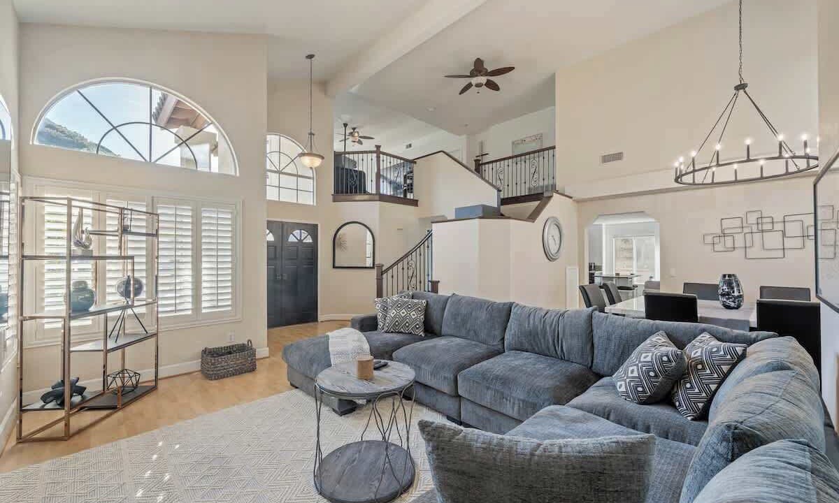 Photo of Livingroom in Castaic