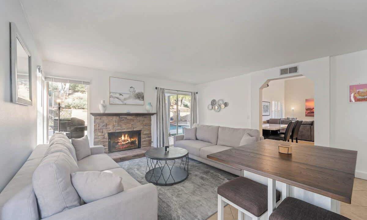 Photo of Livingroom in Castaic