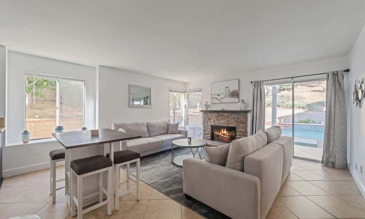 Photo of Livingroom in Castaic