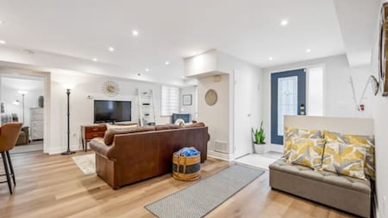 Photo of Livingroom in Richmond Hill