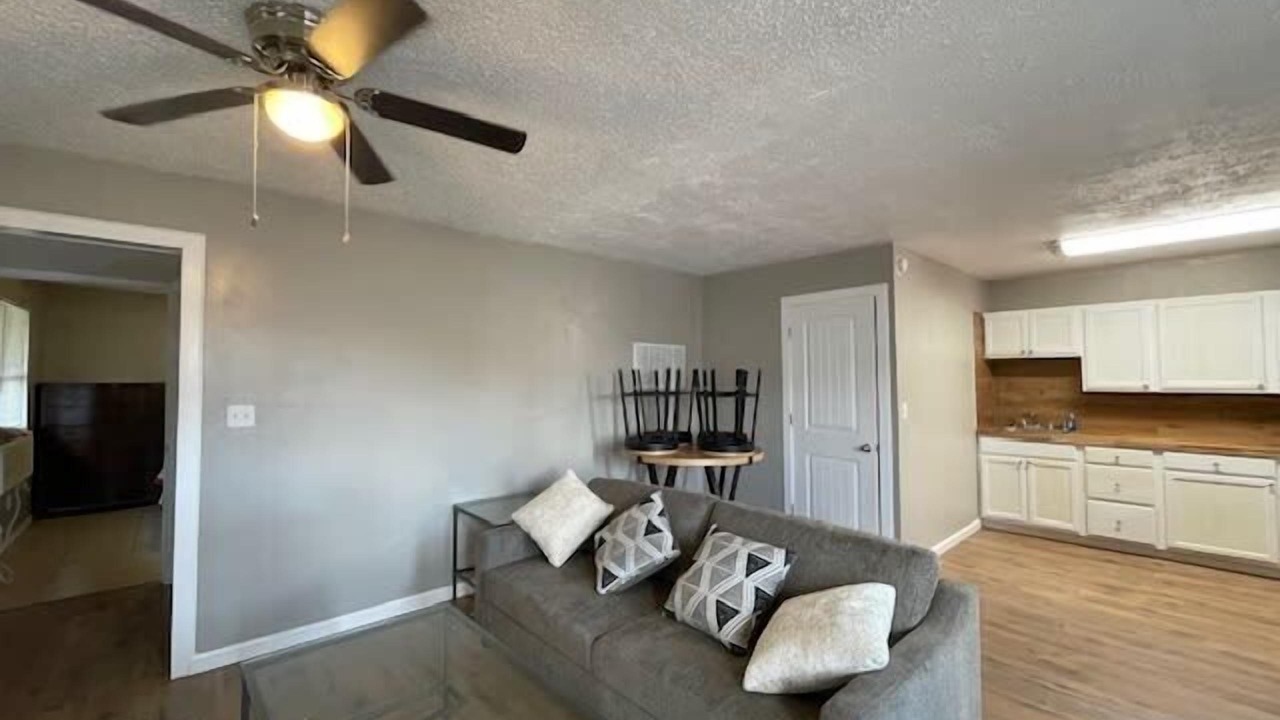 Photo of Livingroom in Lawton
