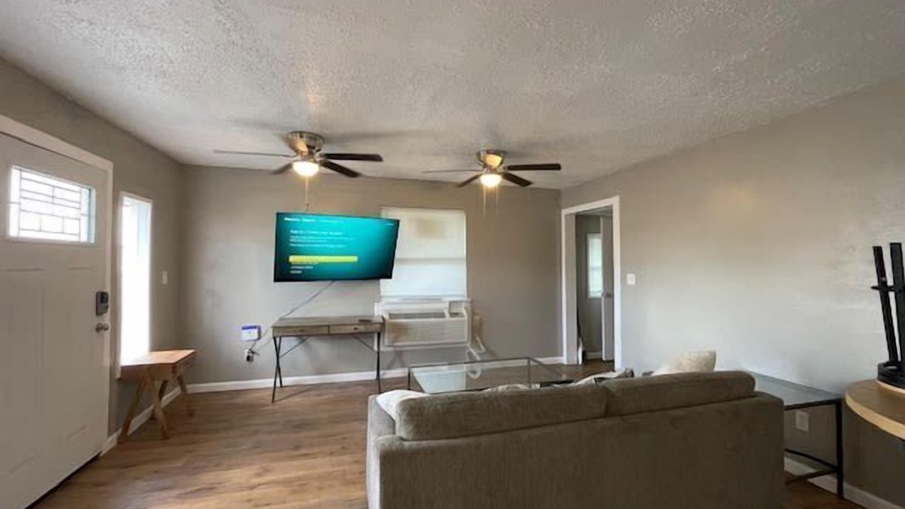 Photo of Livingroom in Lawton