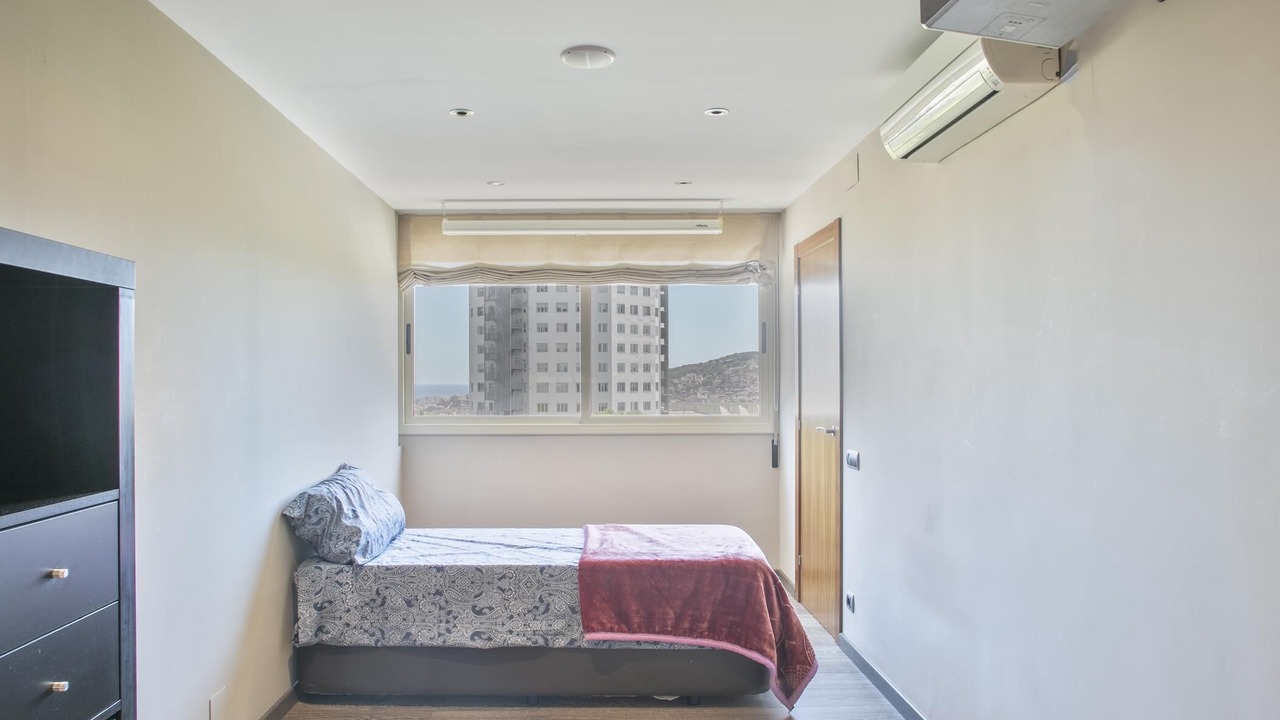 Photo of Bedroom in Montbau