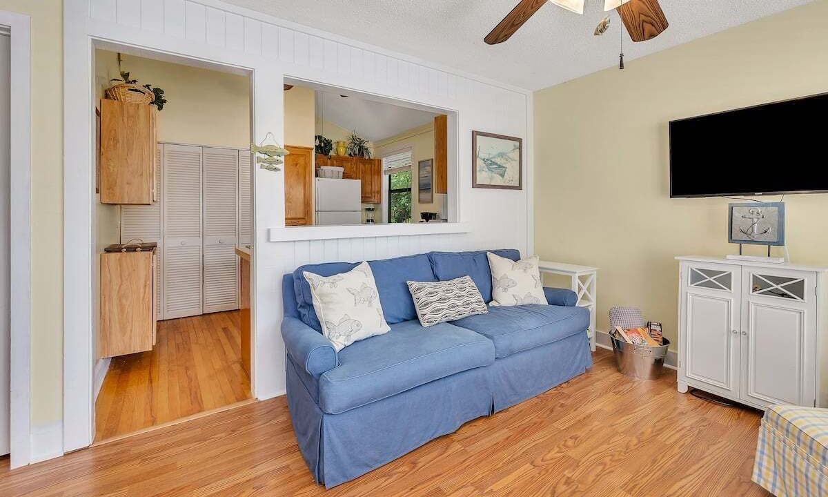 Photo of Livingroom in St. Simons Island